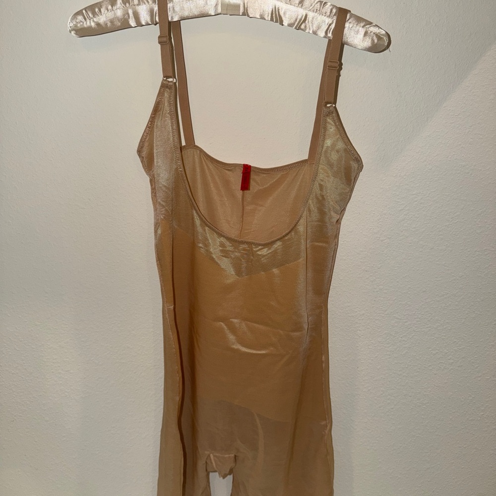 SPANX Open Bust Mid-Thigh Bodysuit